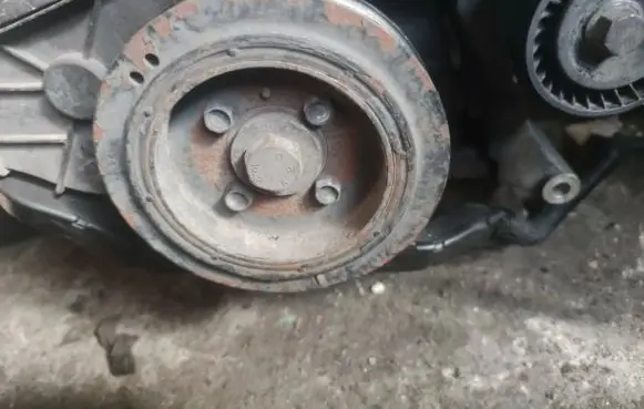 Opel Meriva B Crankshaft pulley 