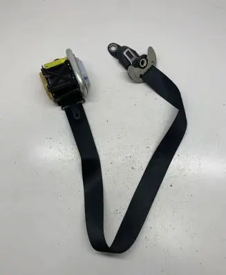 Toyota Avensis T250 Front seatbelt 7321005051