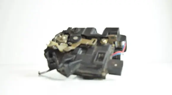 Audi A6 S6 C5 4B Rear door lock 4B0839016B