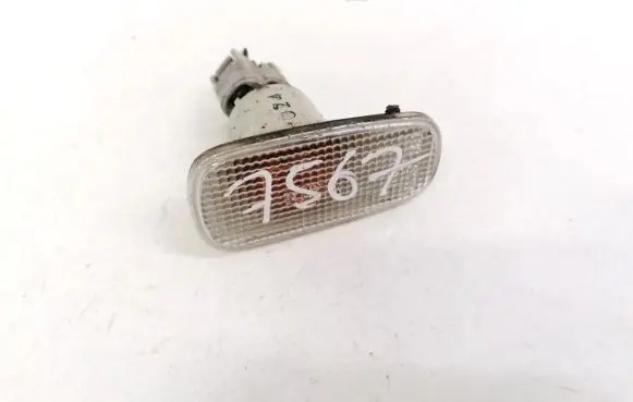 Toyota Corolla Verso E121 Front fender indicator light