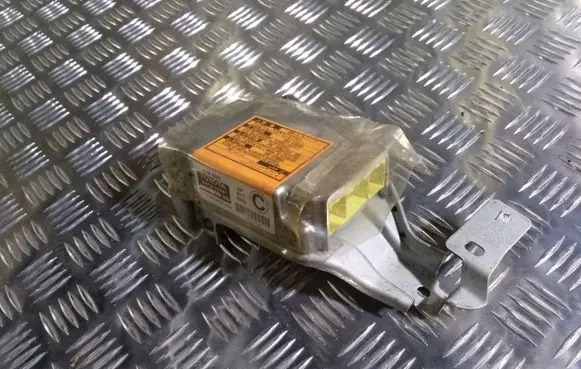 Toyota Corolla E120 E130 Airbag control unit/module 8917012261 2310001211