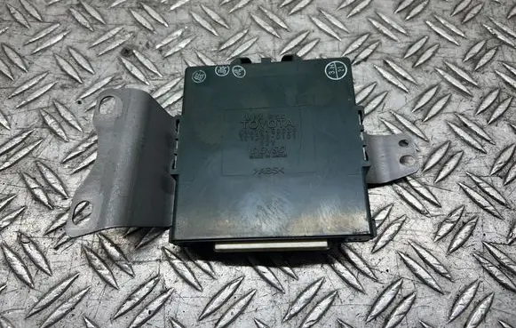 Lexus IS 220D-250-350 Power management control unit 8967053030 1012380101