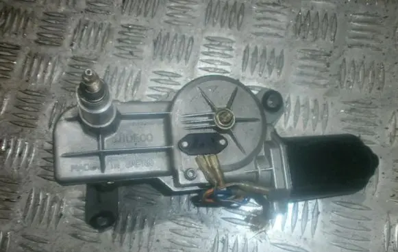 Nissan Sunny Rear window wiper motor rw2100111