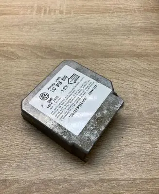 Volkswagen Golf IV Airbag control unit/module 1J0909609