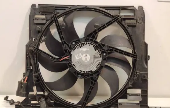 BMW 6 F12 F13 Radiator cooling fan shroud 7602181 0470140397 L1228392301