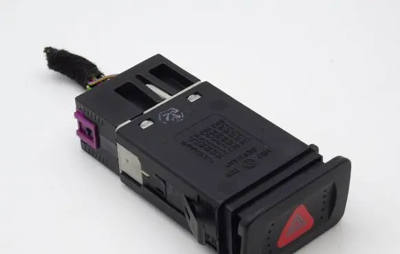 Volkswagen Golf IV Hazard light switch 1J0953235J 1J0953235H 1J0953235D