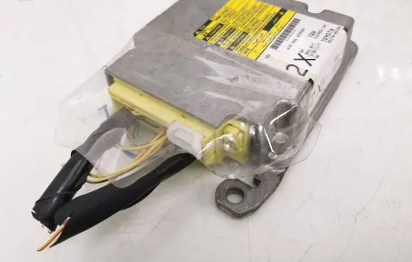 Toyota Avensis T250 Airbag control unit/module 8917005220 215955102