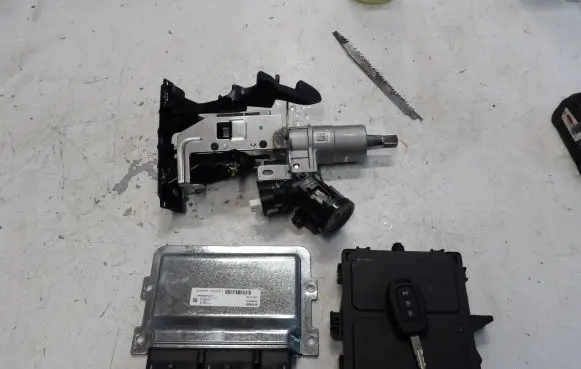 Renault Clio V Engine ECU kit and lock set 237100772V 836907127 A2C38542500