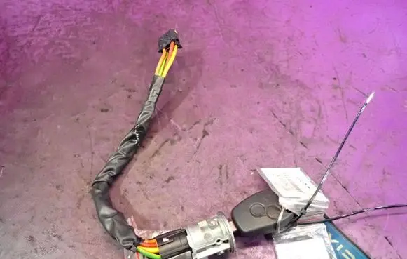 Dacia Logan I Ignition lock 