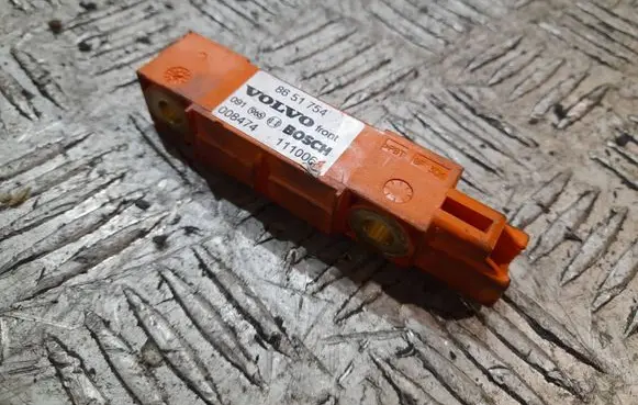 Volvo XC90 Airbag deployment crash/impact sensor 8651754 111006 008474
