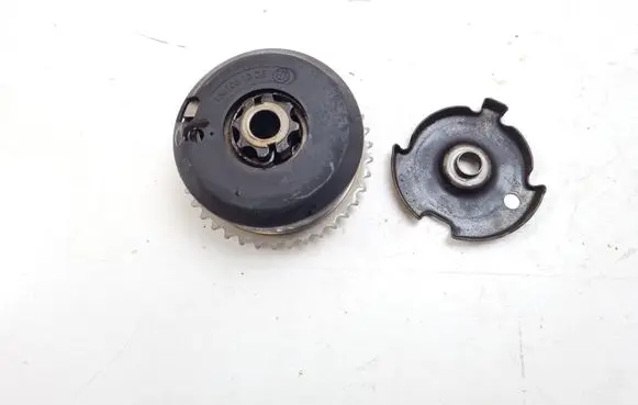 BMW 5 GT F07 Camshaft pulley/ VANOS 13610513DE 13610513 136105