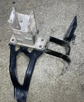 BMW 5 E60 E61 Front bumper mounting bracket 51647033731