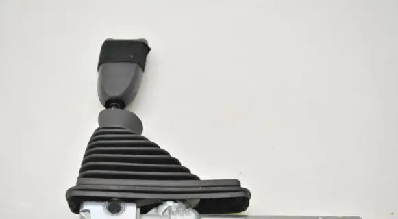 Nissan Qashqai Seat belt height adjuster R86843JD000
