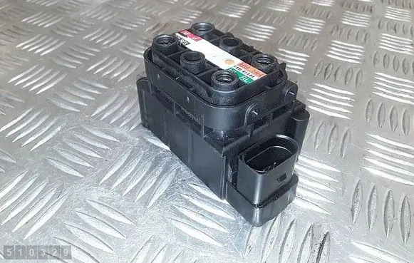 Jaguar XJ X351 Air suspension valve block aw933b486ac