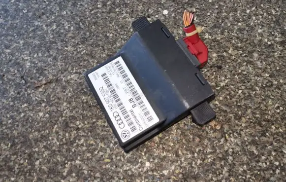 Volkswagen Golf Plus Other control units/modules 1K0907530Q