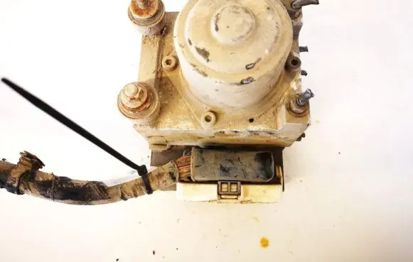 Mazda 6 ABS Pump gj6e437a0 4701e0024