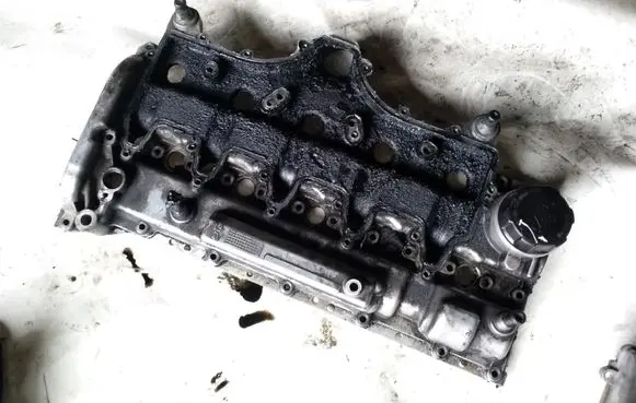 Volvo S60 Rocker cam cover 