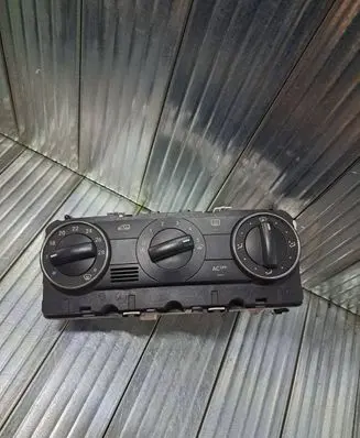 Mercedes-Benz A W169 Climate control unit A1698301385 96956484