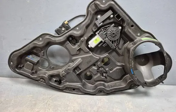 Jeep Cherokee Rear door window regulator with motor