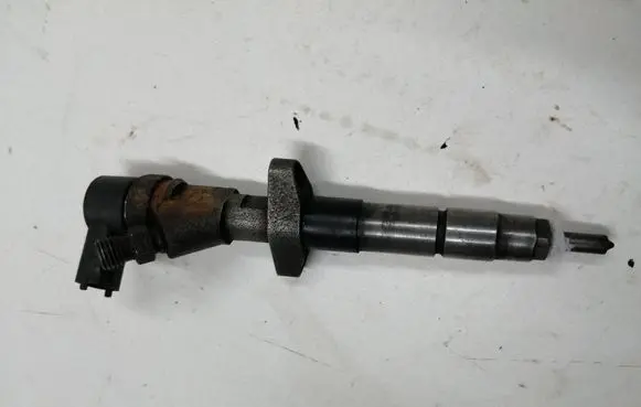 Fuel injector