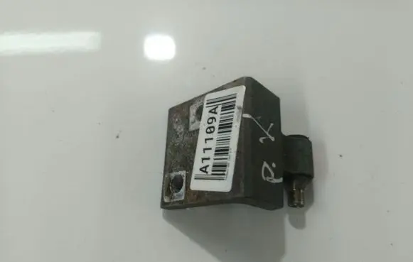 Peugeot 406 Front door upper hinge 
