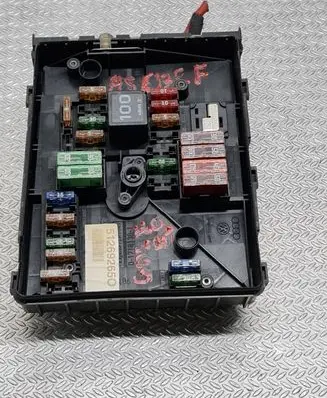 Volkswagen Golf V Fuse box set 01718307 1K0937125A