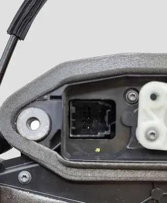 Opel Astra K Front door lock 915C3039072 731887