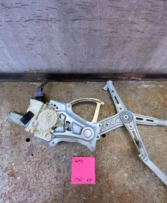 Opel Vectra C Front door window regulator with motor 0130822011