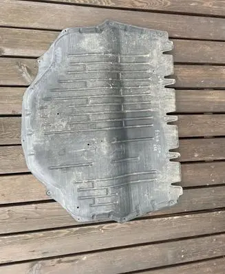 Skoda Fabia Mk1 (6Y) Engine splash shield/under tray 6Q0825237AB