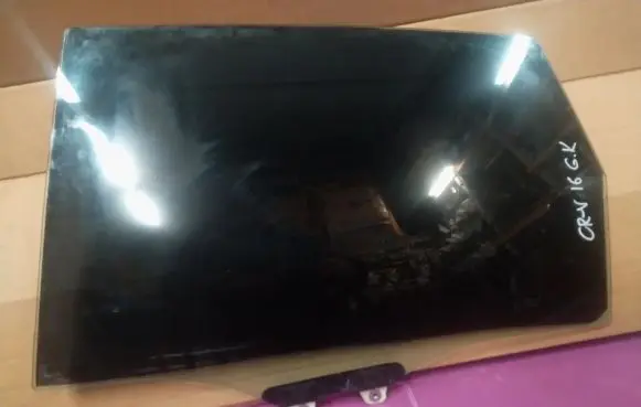 Honda CR-V Rear door window glass