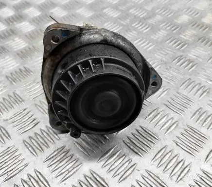 Engine mount bracket