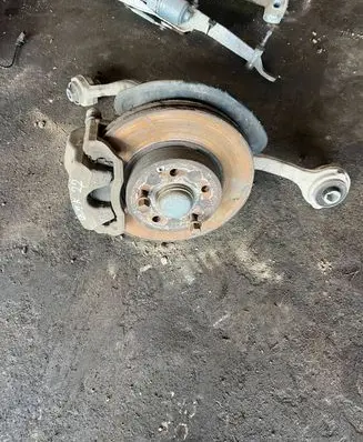 Mercedes-Benz C W204 Front wheel hub spindle knuckle