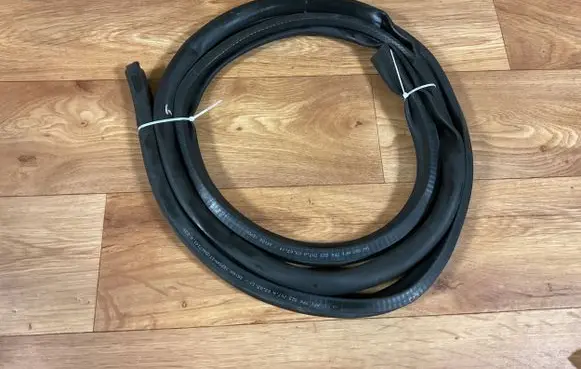 Volkswagen Touareg II Engine compartment rubber 7P6823707A