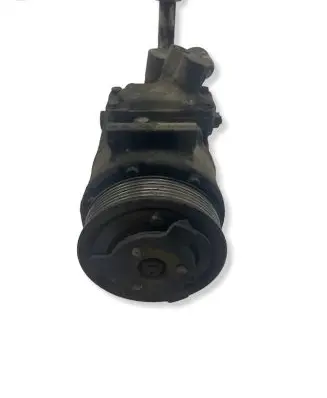 Volkswagen Touran I Air conditioning (A/C) compressor (pump) 1K0820859F
