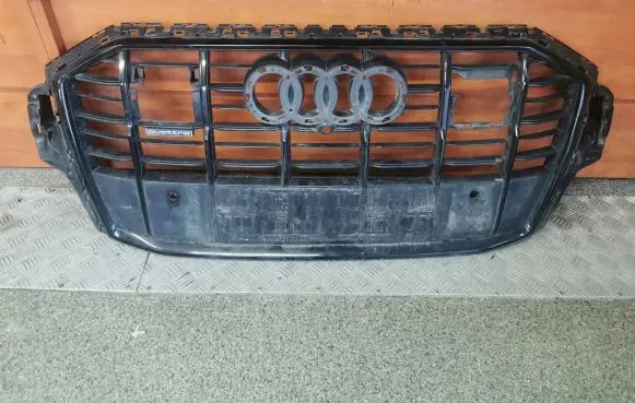 Audi Q7 4M Front bumper upper radiator grill 4M0853651AJ
