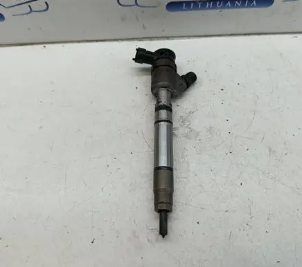 Hyundai Tucson TL Fuel injector 338002A610