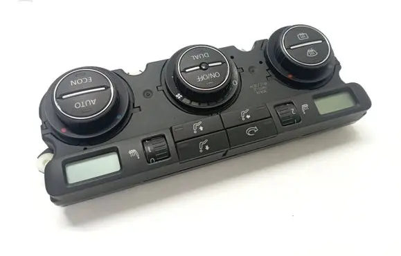 Volkswagen PASSAT B6 Climate control unit 74677532