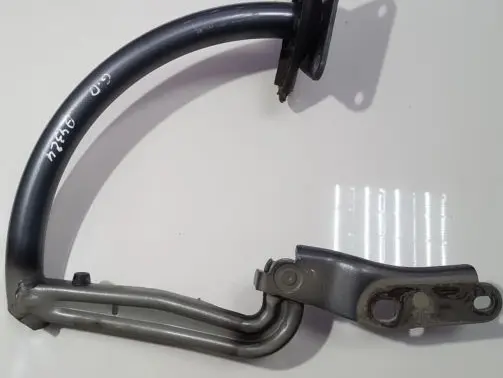 Volkswagen PASSAT B6 Tailgate/trunk/boot hinge B05827302 11257