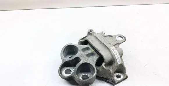 Opel Mokka Engine mount bracket 95128777