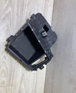 Audi Q3 F3 Glove box 83B857925