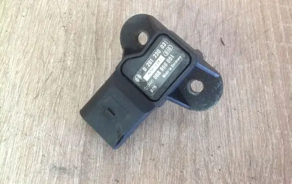 Audi A3 S3 8P Air pressure sensor 06B906051 0261230031