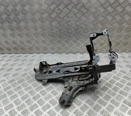 BMW 6 F06 Gran coupe Headlight/headlamp mounting bracket 7211520