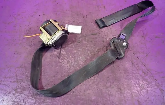 Peugeot 206 CC Front seatbelt