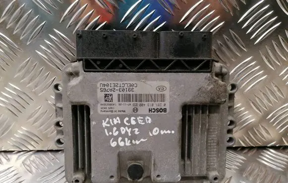 KIA Ceed Engine control unit/module 0281013400