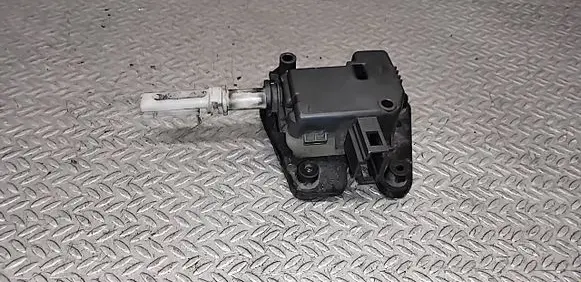 Audi A3 S3 8P Tailgate boot lock/latch motor 8E9827833