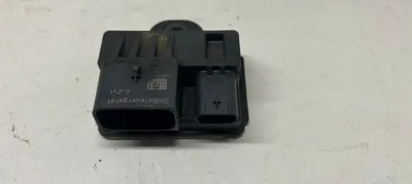 BMW 3 F30 F35 F31 Glow plug pre-heat relay 8570087 857008702