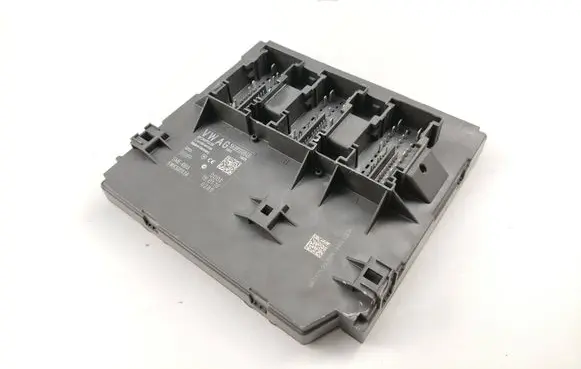 Volkswagen Tiguan Comfort/convenience module 5K0937084B