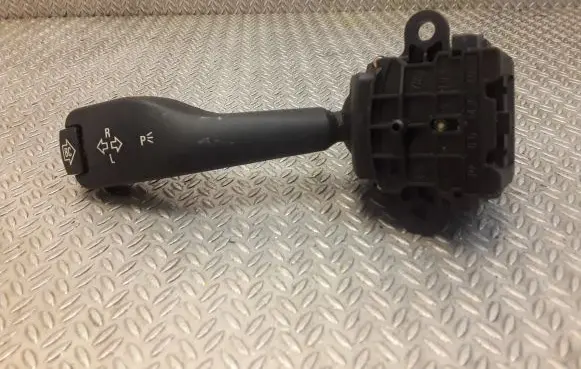 BMW 3 E46 Indicator stalk 8363668