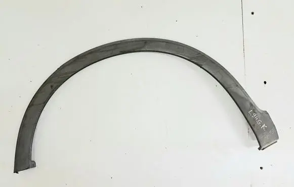 Rear fender molding trim