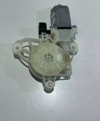 Mercedes-Benz GLE W167 Front door window regulator motor A0009065706
